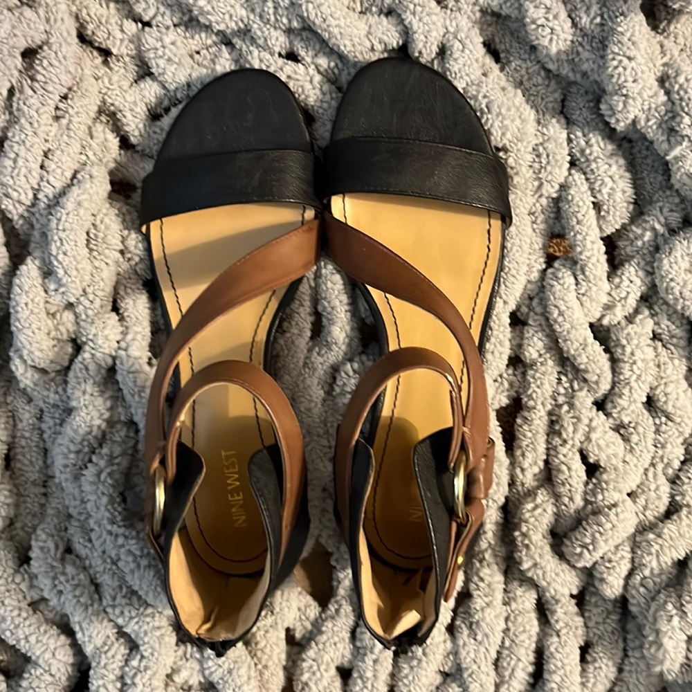 NINE WEST BLACK & BROWN CROSS- OVER-THE-FOOT SANDALS Size 9M